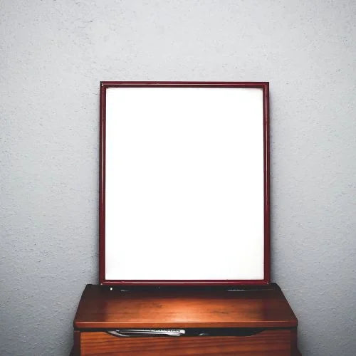 MIRRORED FURNITURE