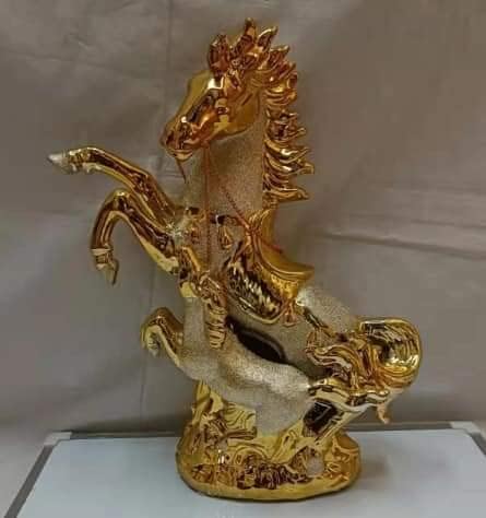 Gold horse and baby horse ornament decor