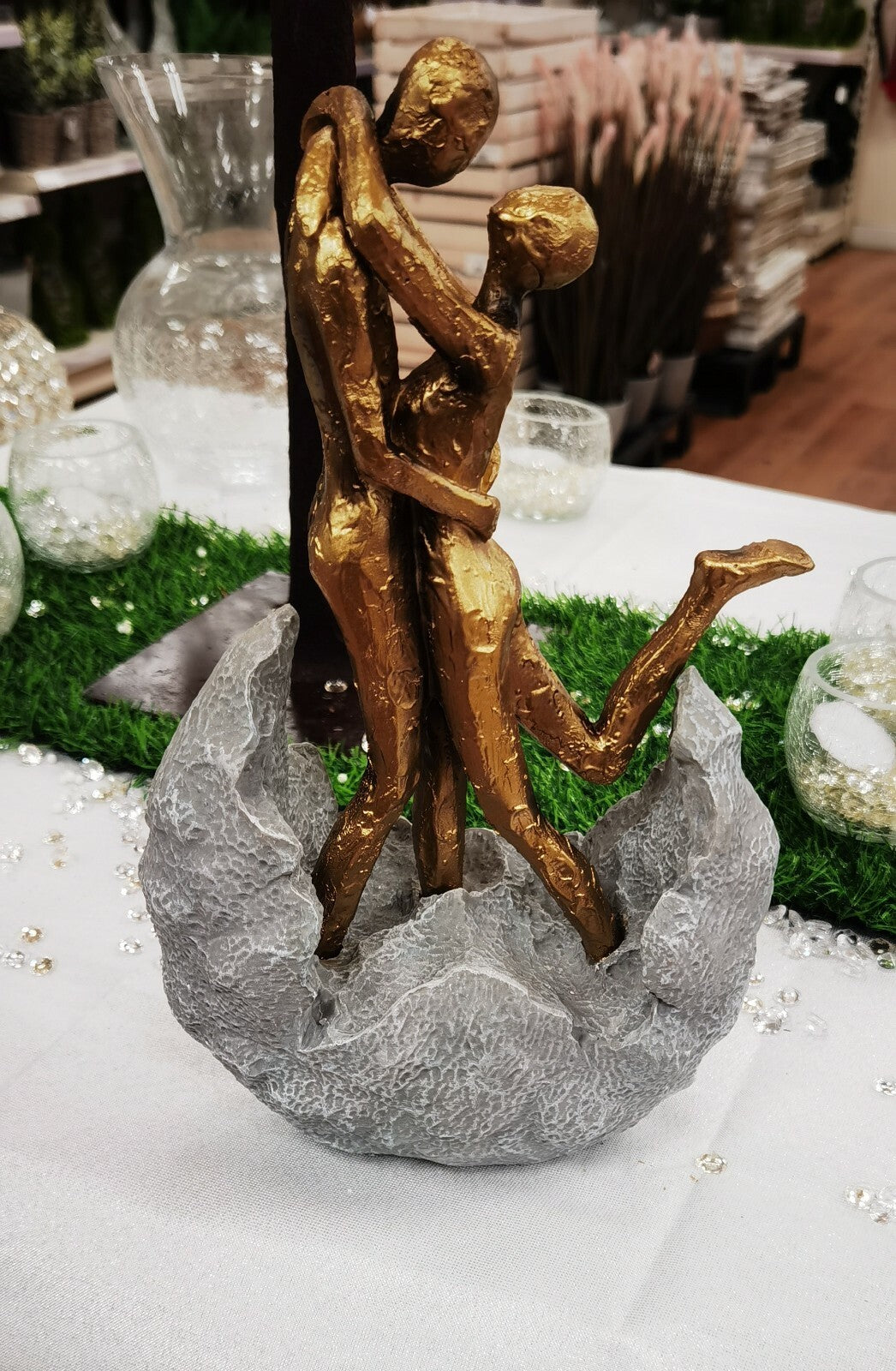 romantic couple ornament gold decor