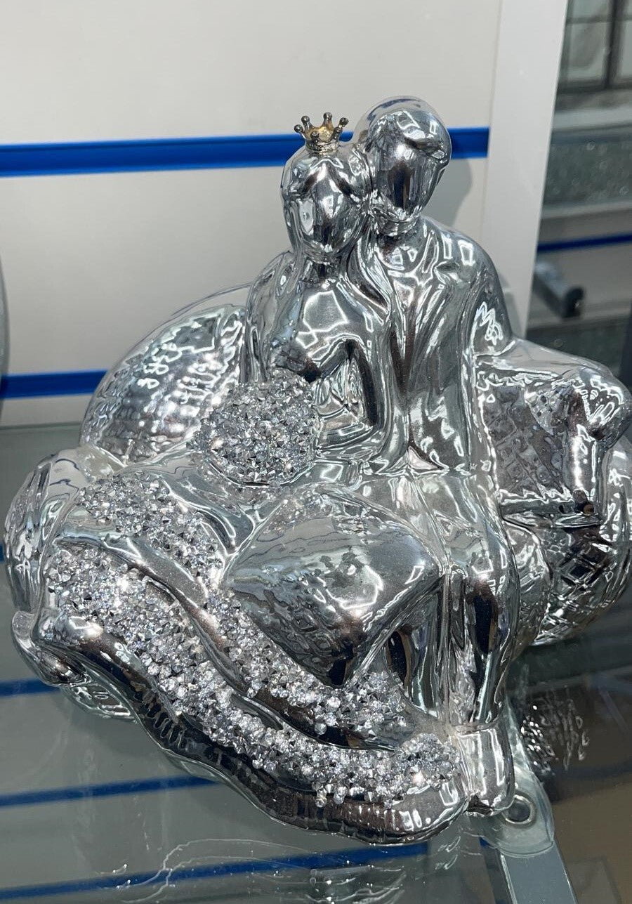 Silver love couple statue ornament